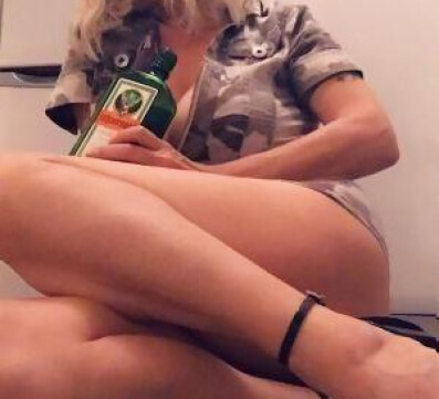 I am 47 years hot & sexy old women. Don't miss my good special service.💘good smelling my hot pussy👅